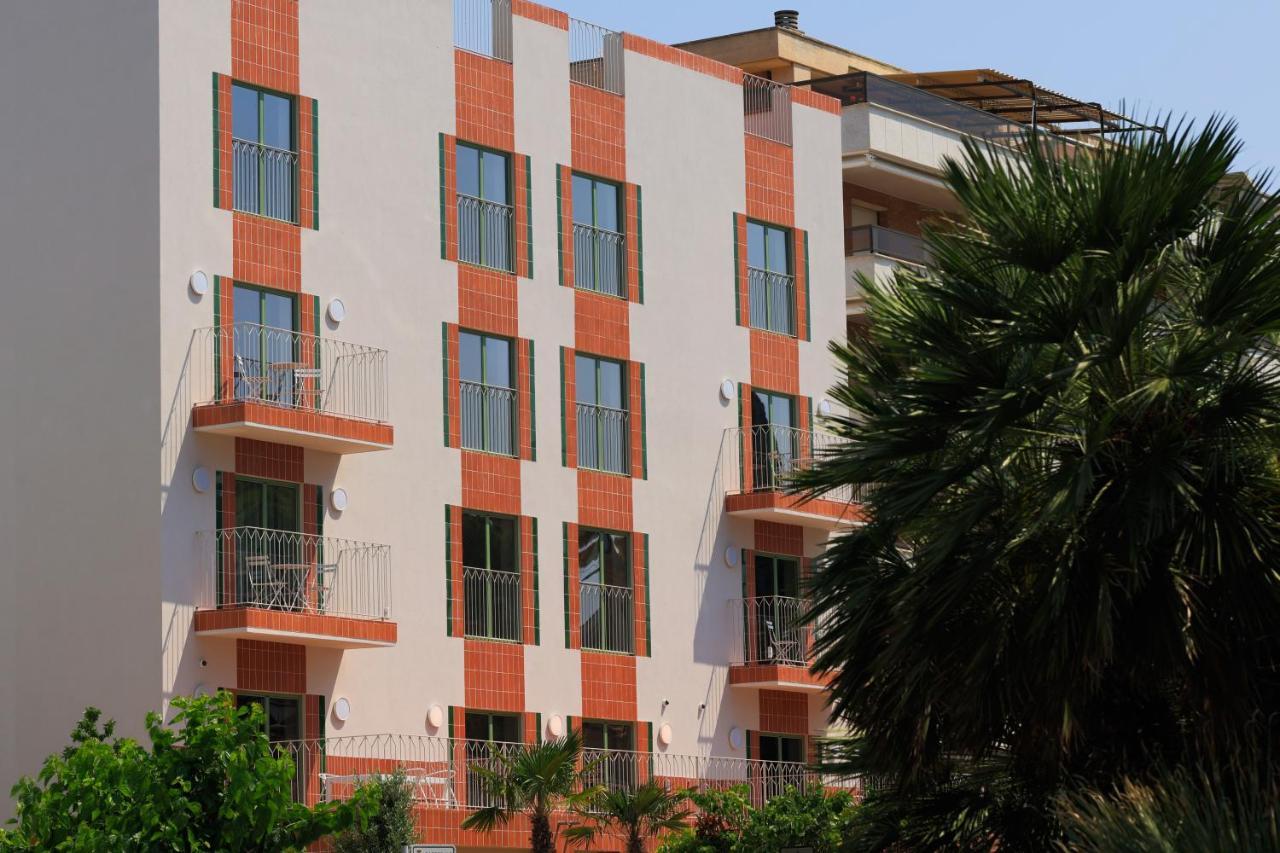 Terra Aurea Aparthotel Salou Eksteriør bilde